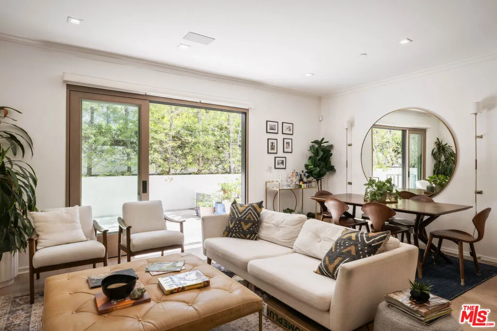 132 N Swall Drive 101, Los Angeles, California 90048 home-pic-7